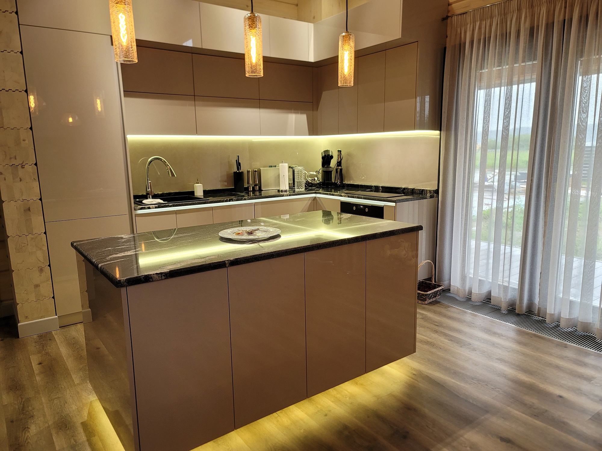 Любая мебель на заказ. Собственное индивидуальное изготовление. Разные решения для Вашего дома.