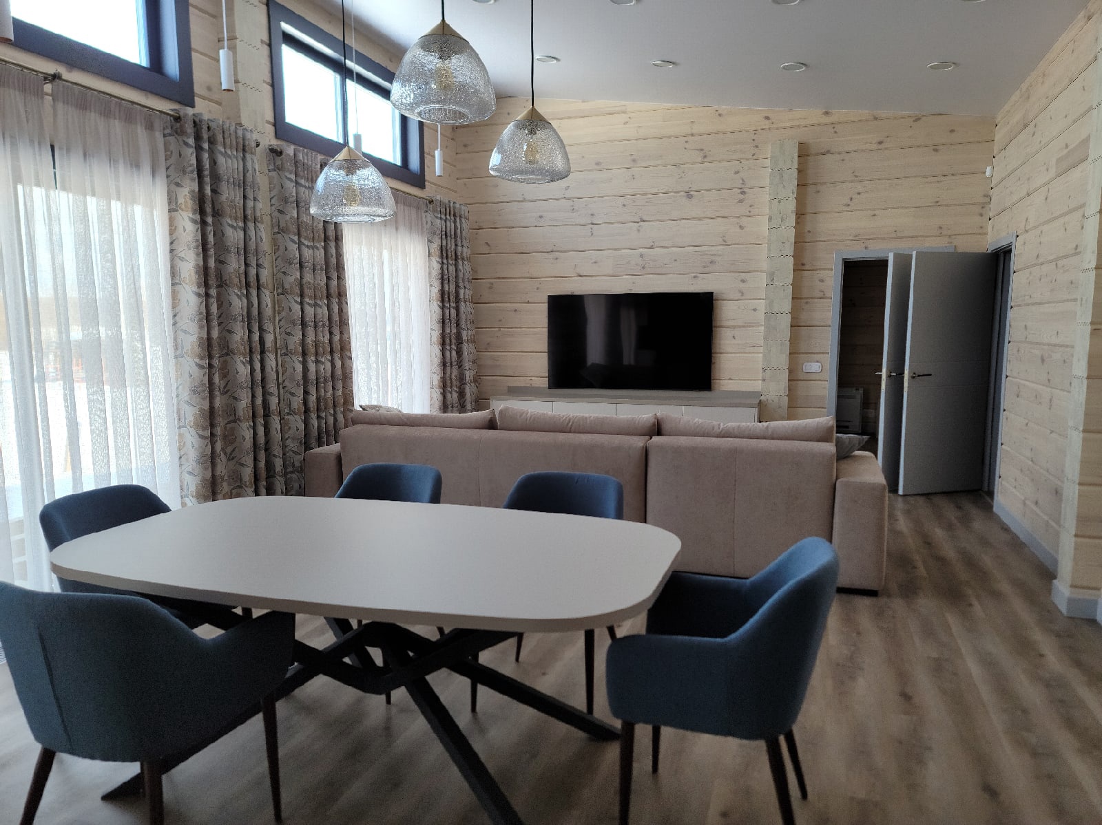 Любая мебель на заказ. Собственное индивидуальное изготовление. Разные решения для Вашего дома.