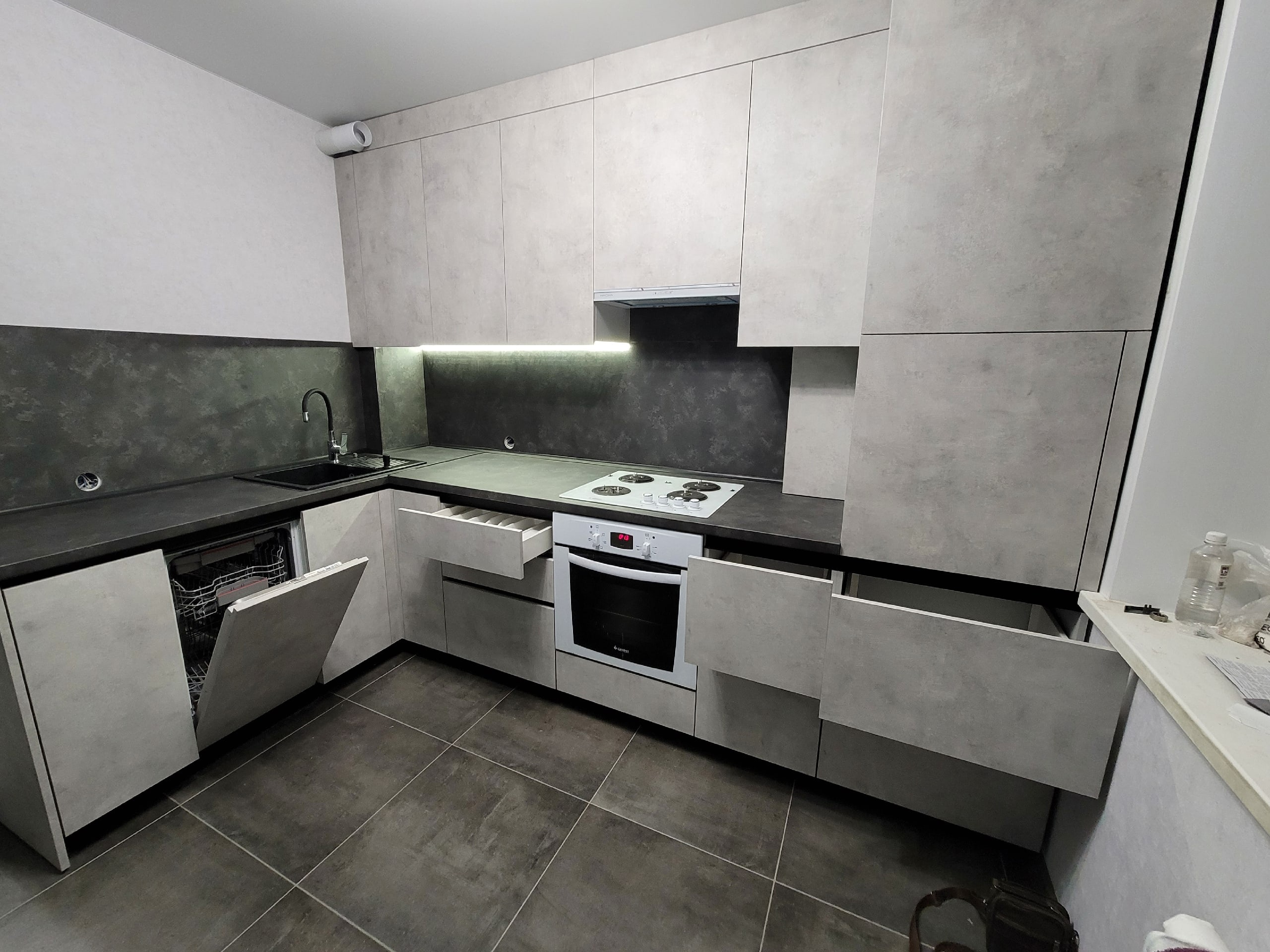 Кухня угловая фасады AGT