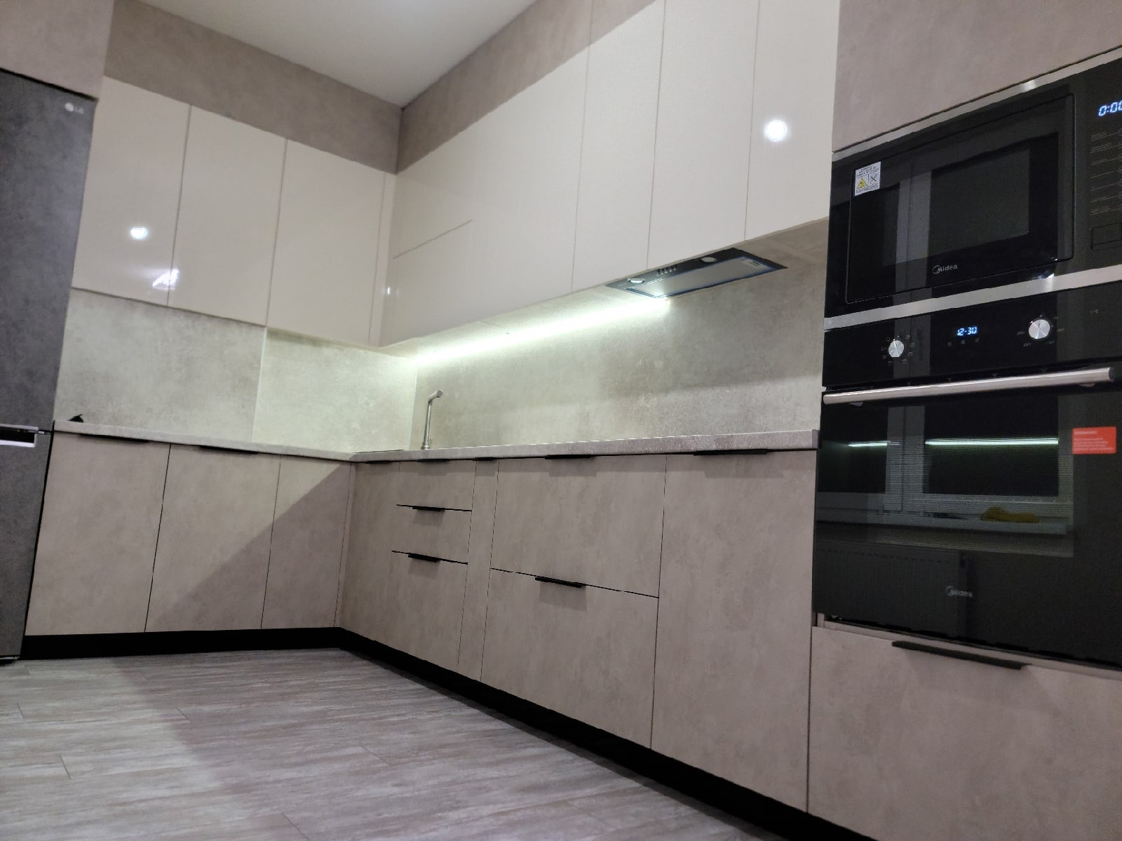 Кухня угловая фасады AGT