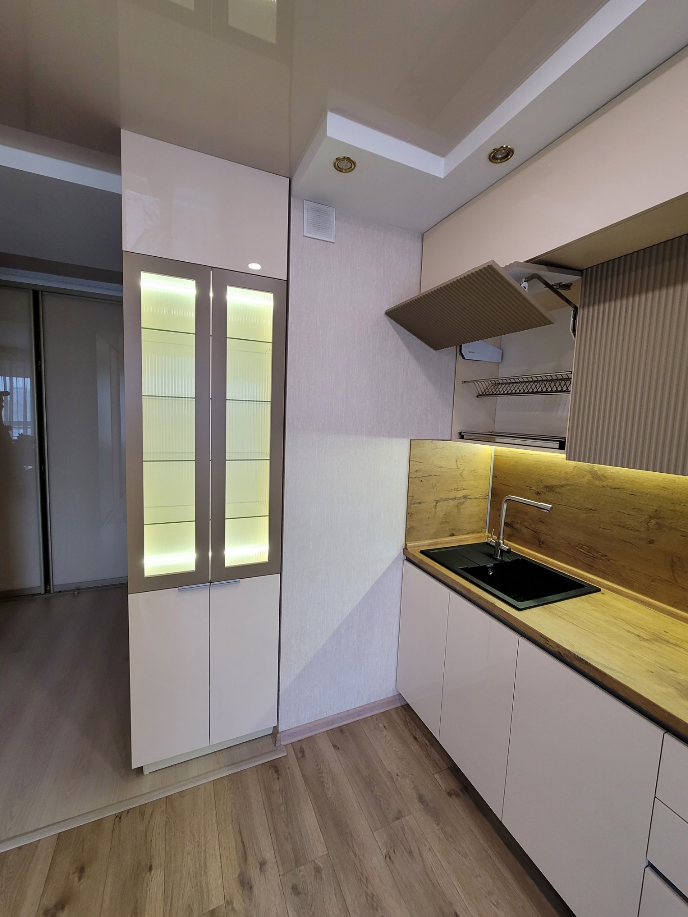 Кухня от производителя с качественных материалов и фурнитуры.11