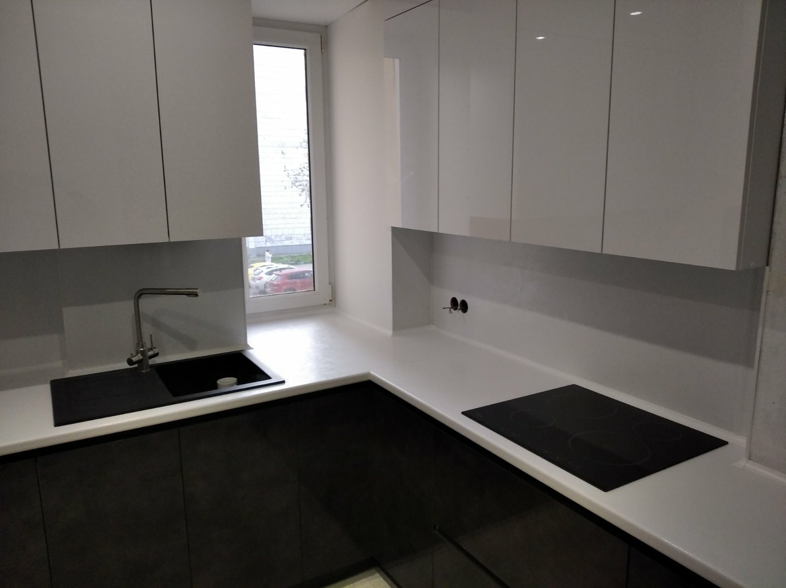 Кухня с фасадами ALVIC индивидуально. Запишитесь на замер для расчёта тел. 234-555-2