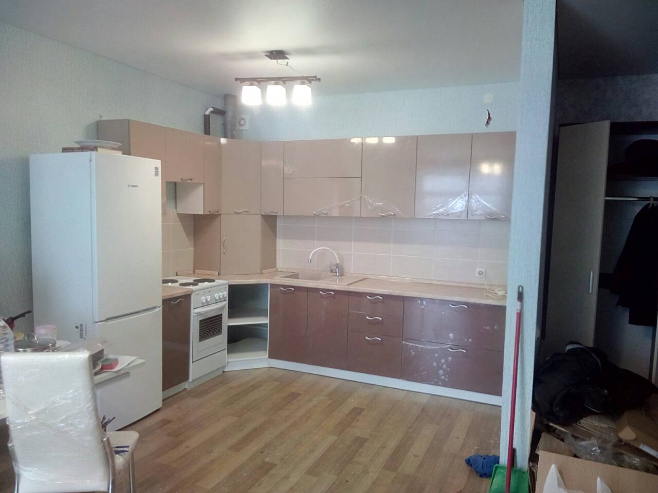 Кухня на заказ индивидуально с техникой под ключ. Записаться на замеры можно по телефону 234-555-2 