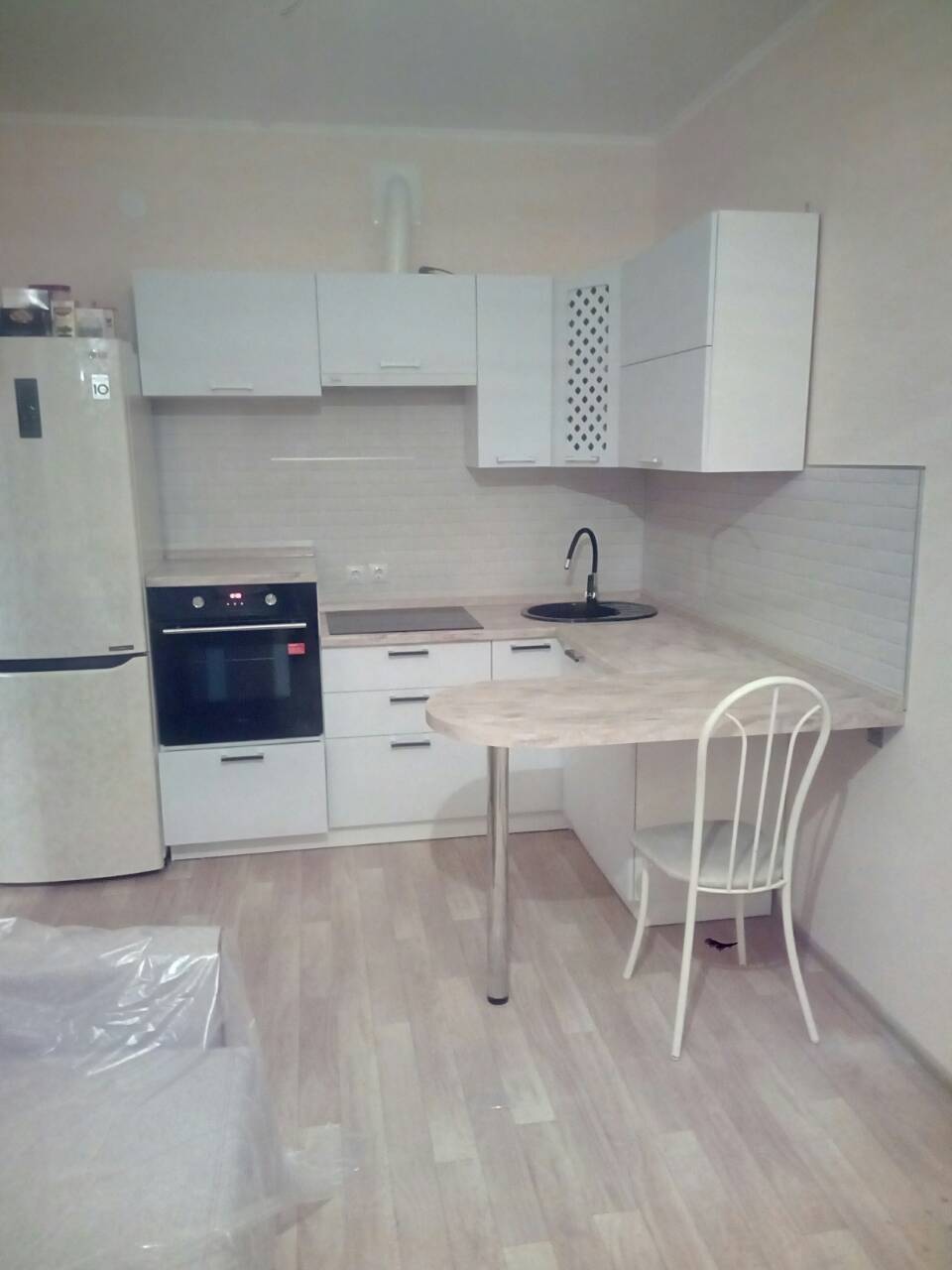 Кухня на заказ индивидуально с техникой под ключ. Записаться на замеры можно по телефону 234-555-2 