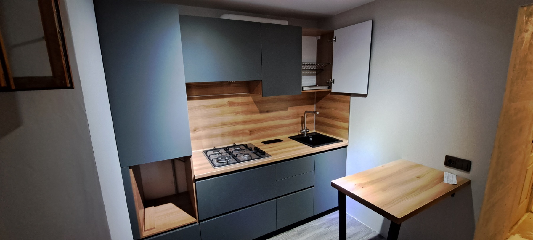 Кухня от производителя с качественных материалов и фурнитуры.