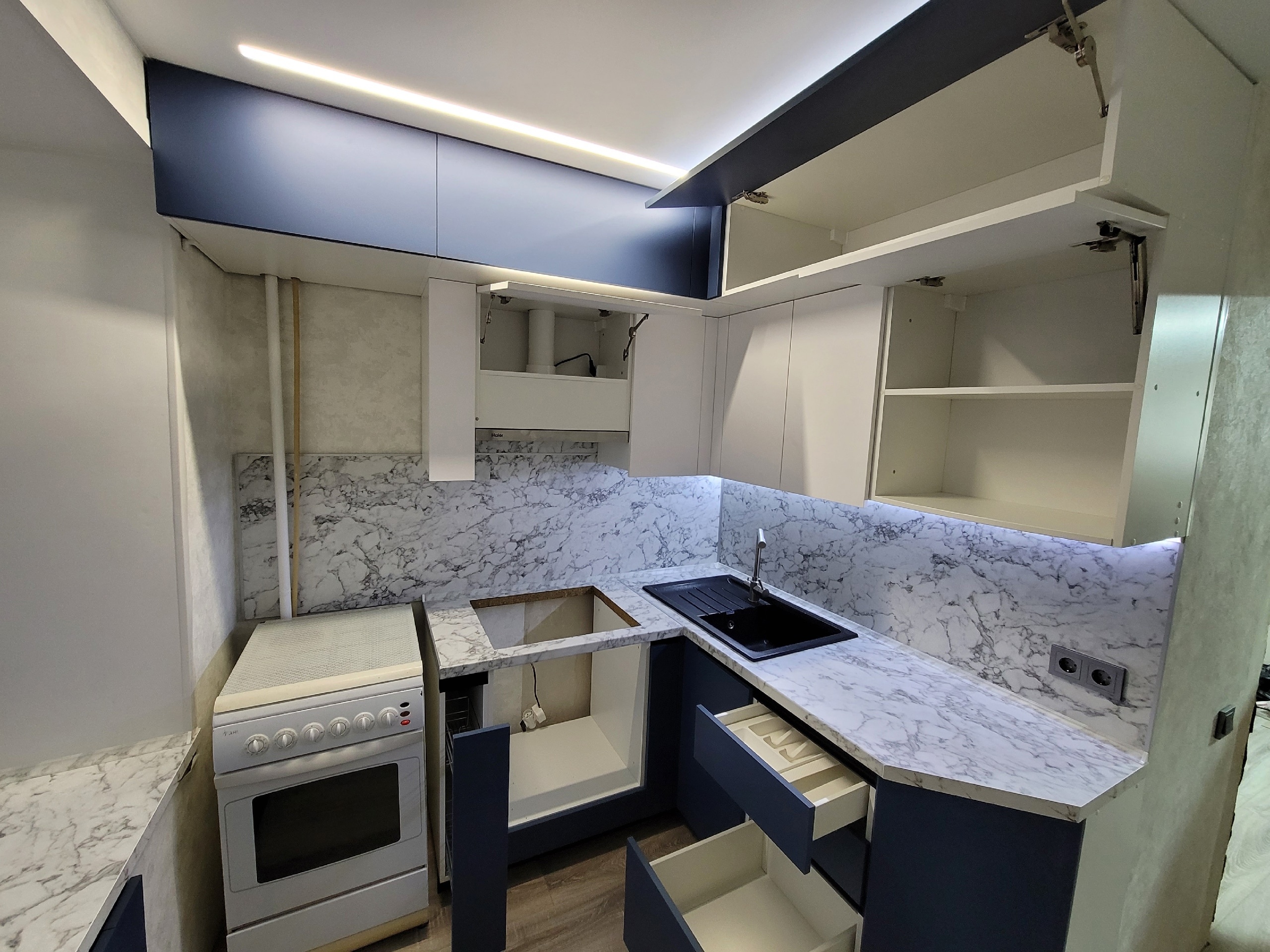 Кухня угловая фасады ALVIC