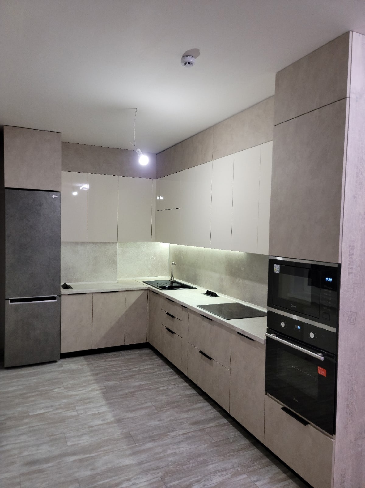 Кухня угловая фасады AGT