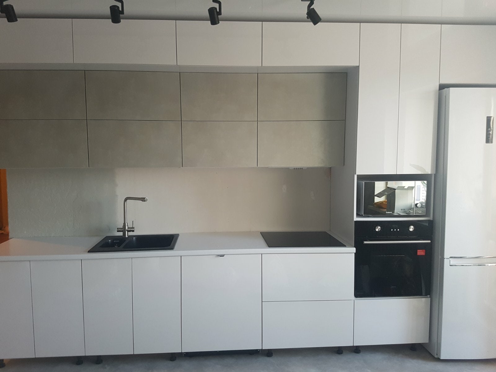 Кухни индивидуально. Запишитесь на замер 234-555-2