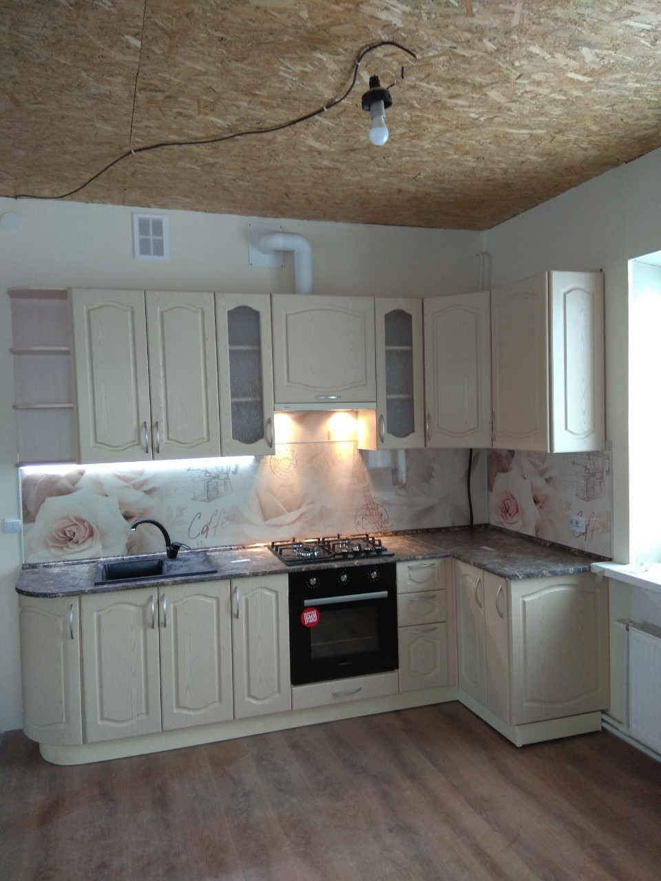 Купить кухню от 45000 руб. Разные решения и комплектация.