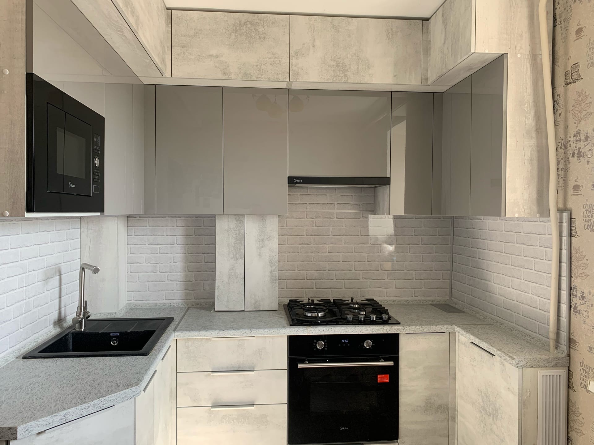 Кухни по индивидуальным размерам. Качественные фасады, хорошая фурнитура.