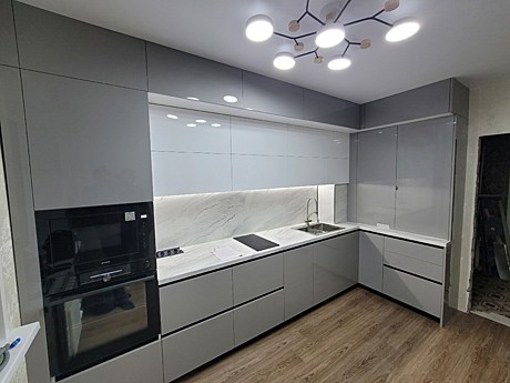 Кухня с фасадами AGT 601*6021